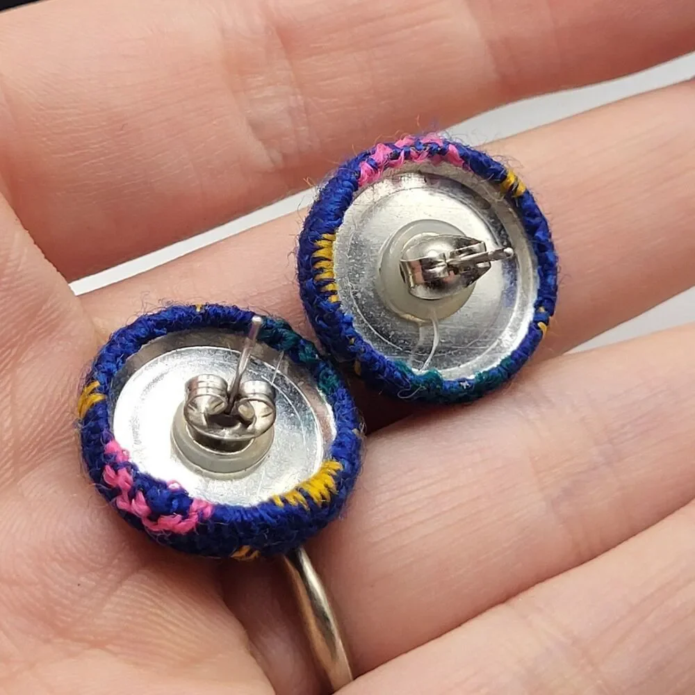 Vintage 80s Woven Plaid Fabric Earrings 0.75in